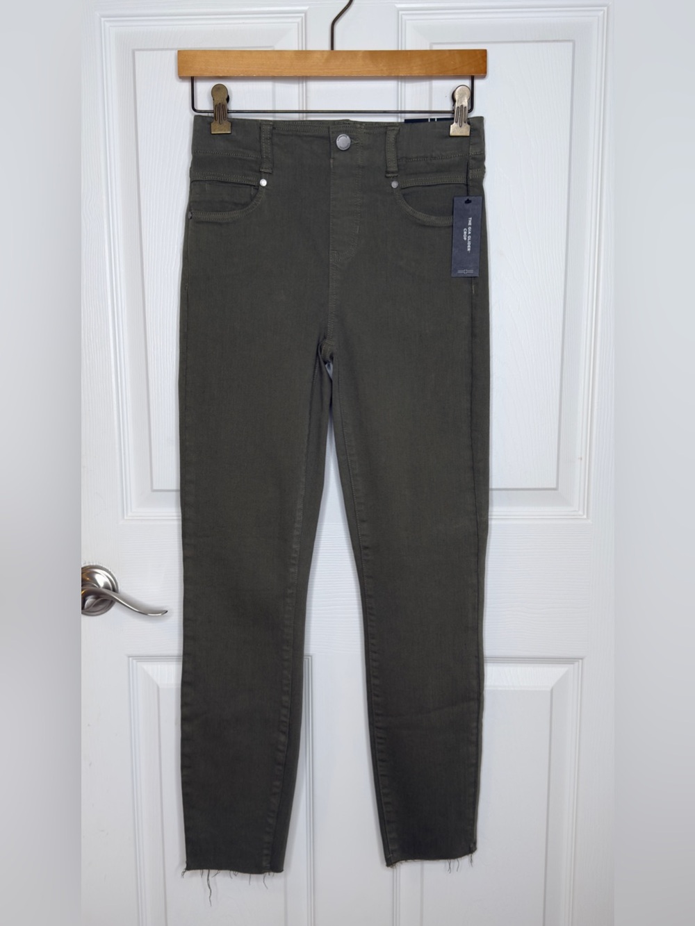 Liverpool Gia Glider Crop Skinny Jeans Raw Edge Pull-on Waist